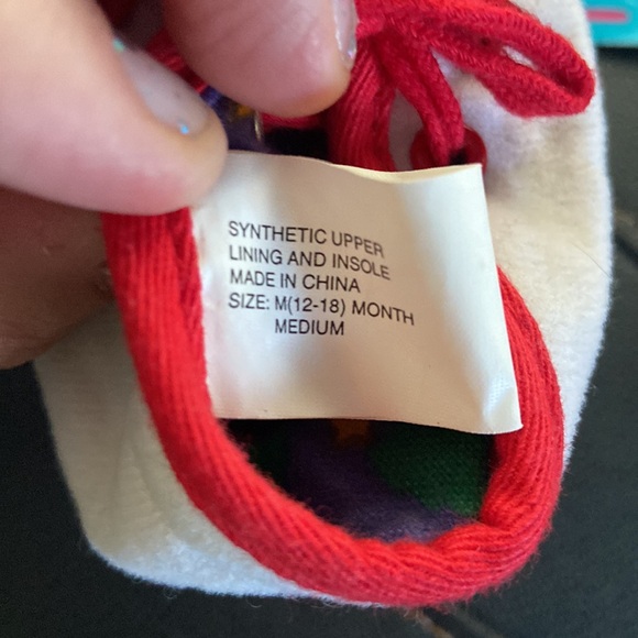 RARE Winnie the Pooh Baby Shoes Christmas 12-18 months 90s Vintage DISNEY NWT - Picture 10 of 10